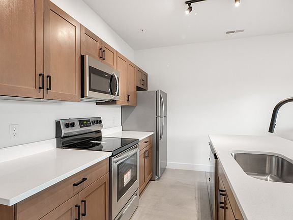 5th image of 1201 Woodward Hts #15