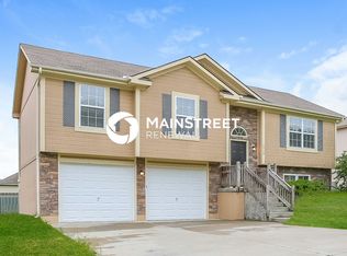 1503 NW Hilltop Ln, Grain Valley, MO 64029