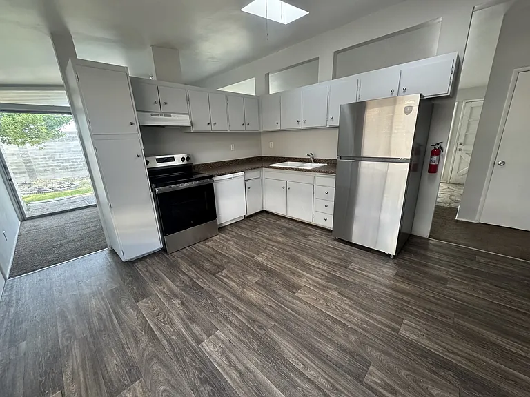 1766 W 6020 S — Photo 12