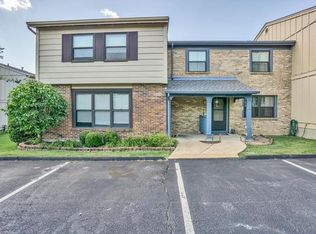 13353 Hiddencrest Ln, Ballwin, MO 63021