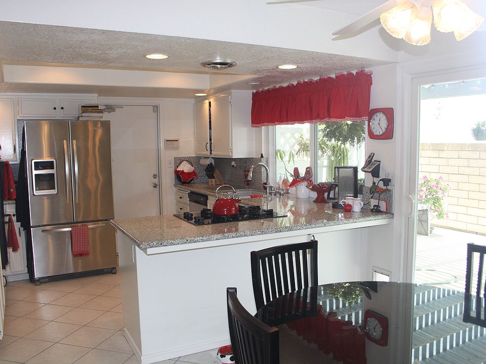 2nd image of 20752 Maple Cir