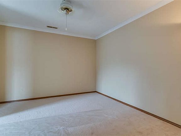 5th image of 1401 Berkley Cir