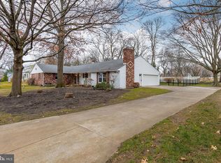 18 Chatham Ln, Mullica Hill, NJ 08062