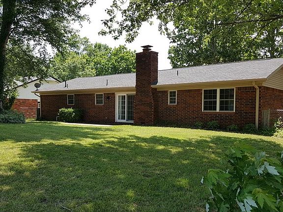 4th image of 1901 Southridge Dr