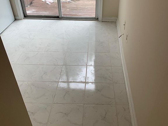 4th image of 4021 Summer Hollow Ct #161F