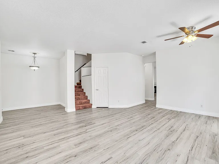 2304 Chatfield Dr — Photo 11