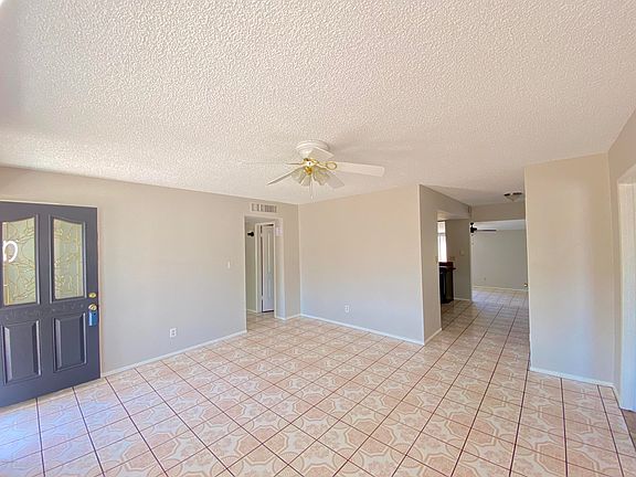 4th image of 3016 N 77th Ave