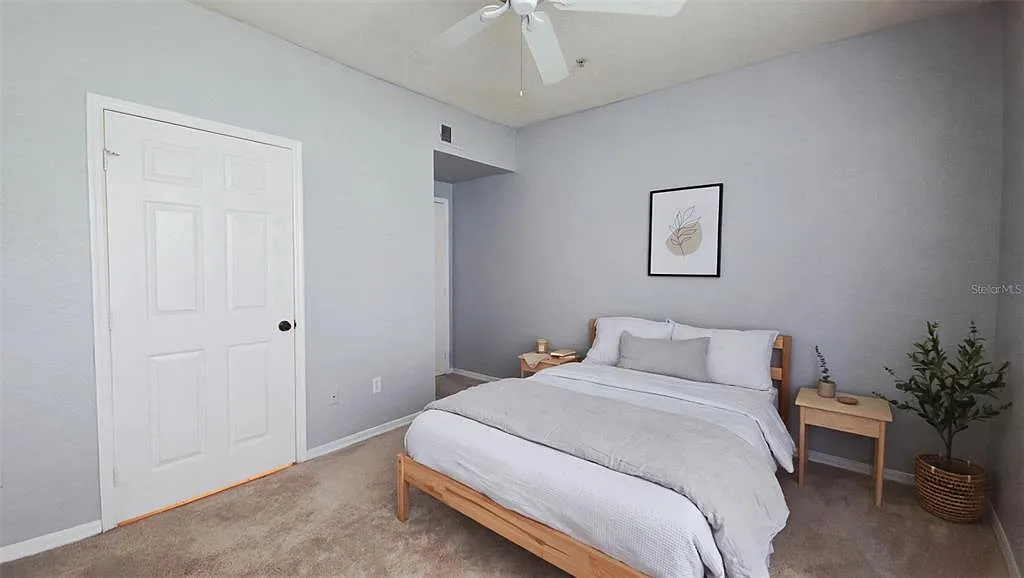 1 bed, 1.0 bath, 794 sqft, $1,349 — Photo 2