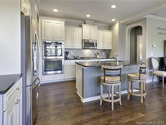 3rd image of 5810 Glenmore Garden Dr