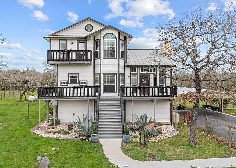 1st image of 1669 Ball Cir