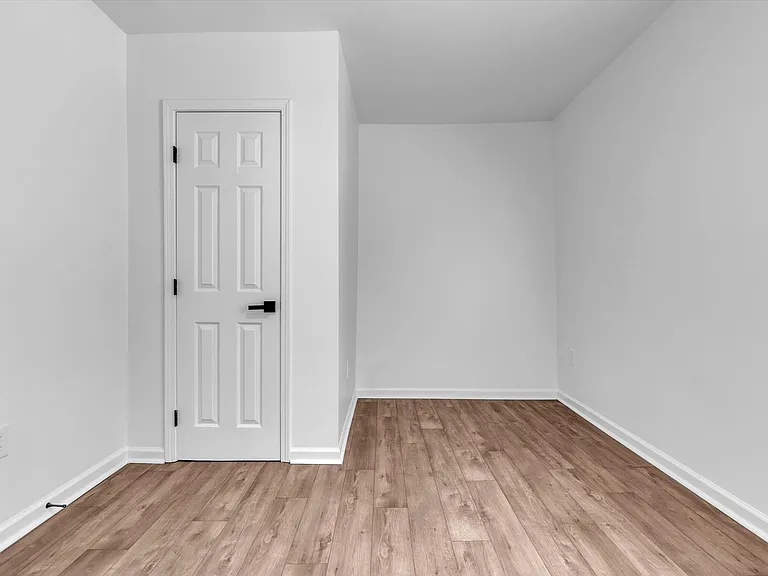 382 Josephine St — Photo 15