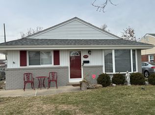 18190 Marsha St, Riverview, MI 48193