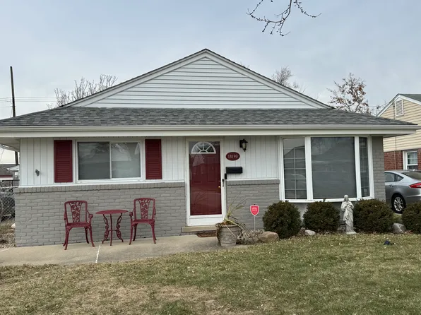 18190 Marsha St, Riverview, MI 48193