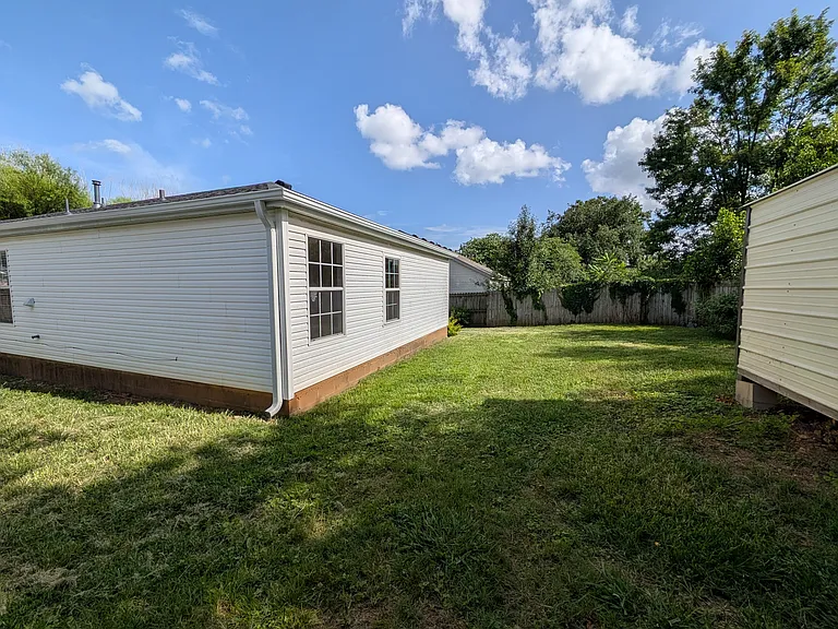 2600 Lost Springs St — Photo 34