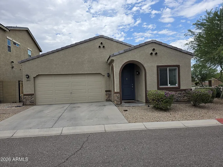 1941 W Stagecoach St — Photo 1