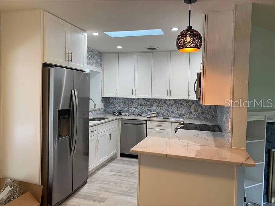 2nd image of 502 Avalon Blvd