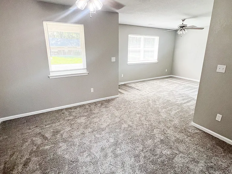 6021 Camellia Dr #A — Photo 4