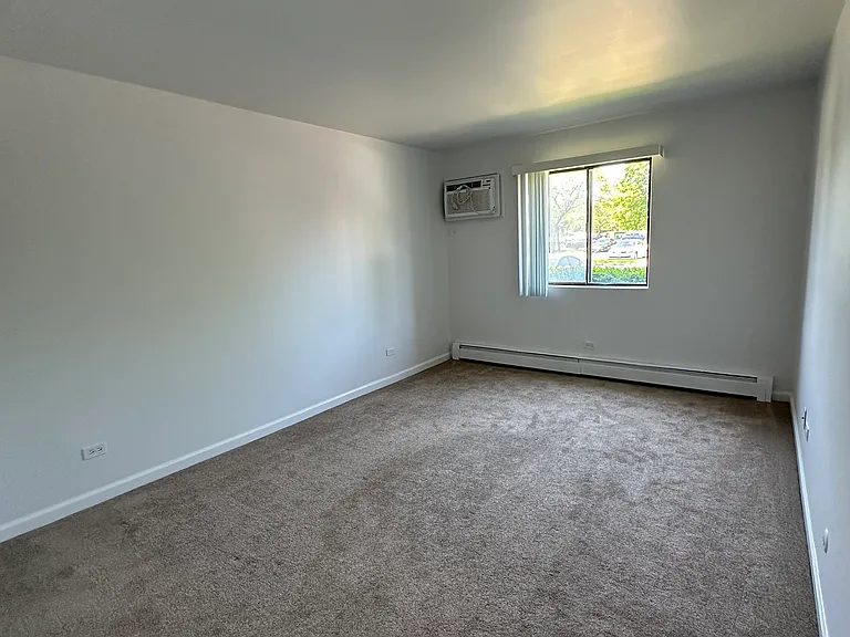 1 Parkside Ct #5 — Photo 2
