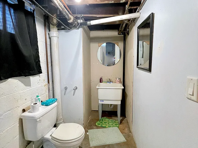 2080 Roblyn Ave — Photo 19