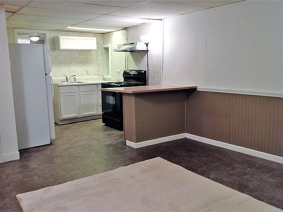 2nd image of 639 Elgin Ave #B