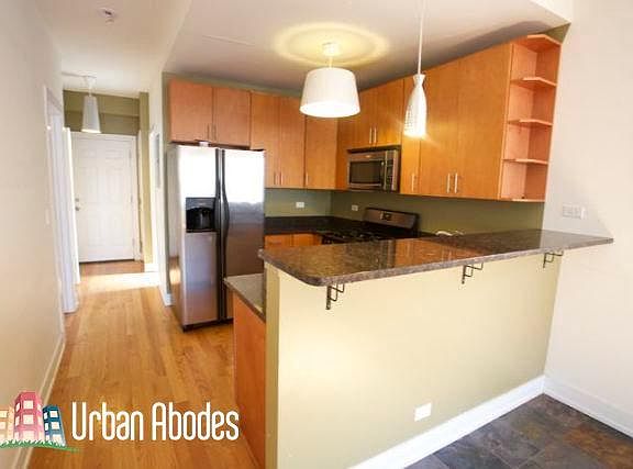 4th image of 3023 N Oakley Ave #2UA