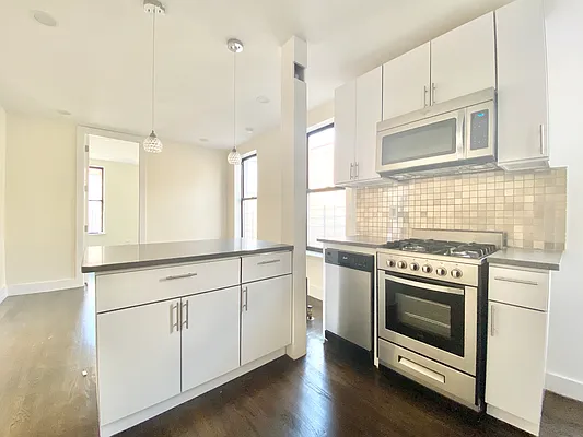 Rented by Bohemia Realty Group | media 13