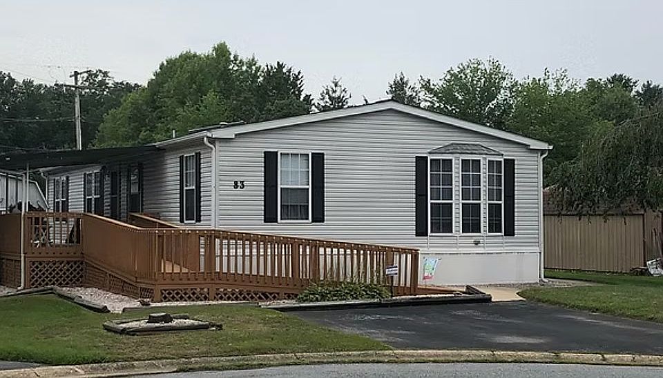 1st image of 83 Tulip Ln