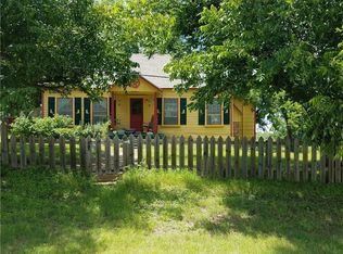1109 S Mary St, Comanche, TX 76442