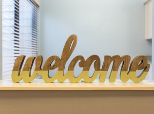 257 N Bay Ct, Lake Barrington, IL 60010