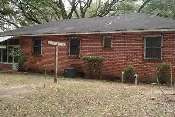4th image of 100 Hancock Ln