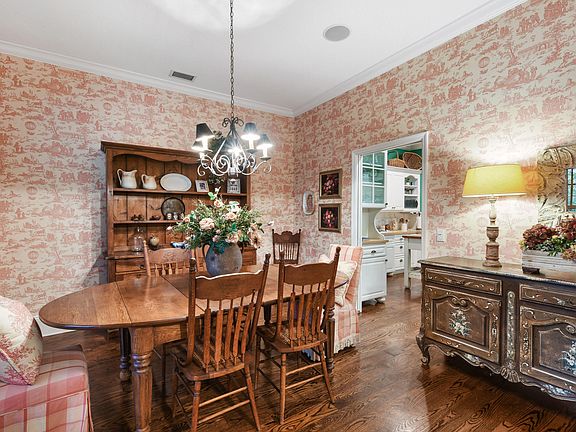 4th image of 4625 SW Country Pl