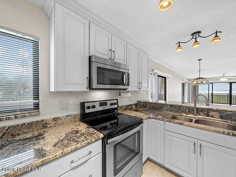 555 Jackson Ave #201 — Photo 9