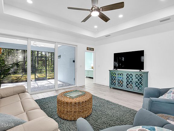 5th image of 802 Margaritaville Ave
