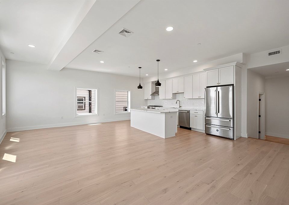 1st image of 34 Salem St #301
