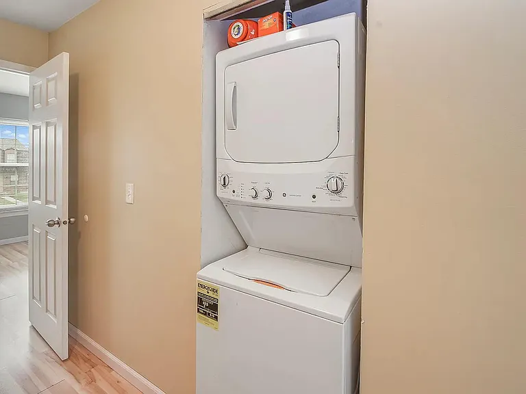 700 N Adelaide St #93 — Photo 3
