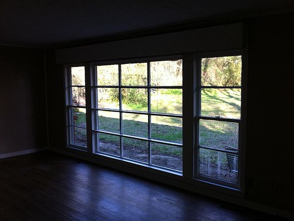 4th image of 606 Lakeview Dr