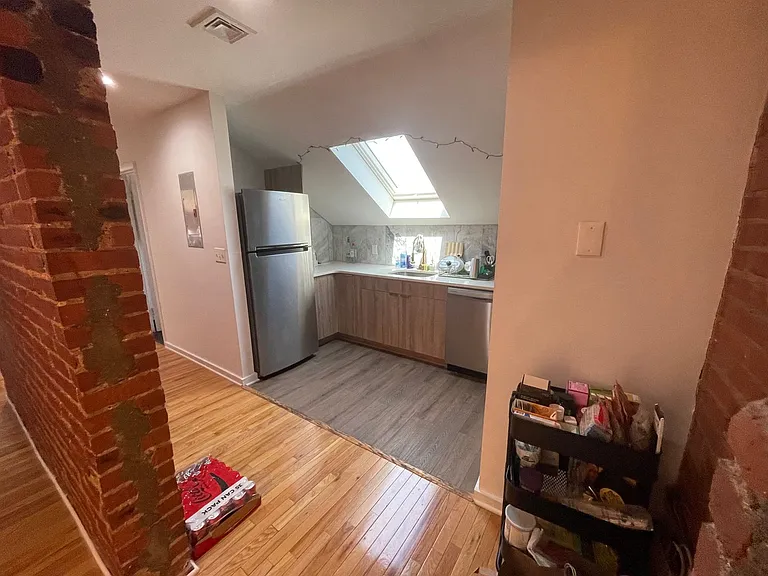 431-437 Whitney Ave — Photo 14