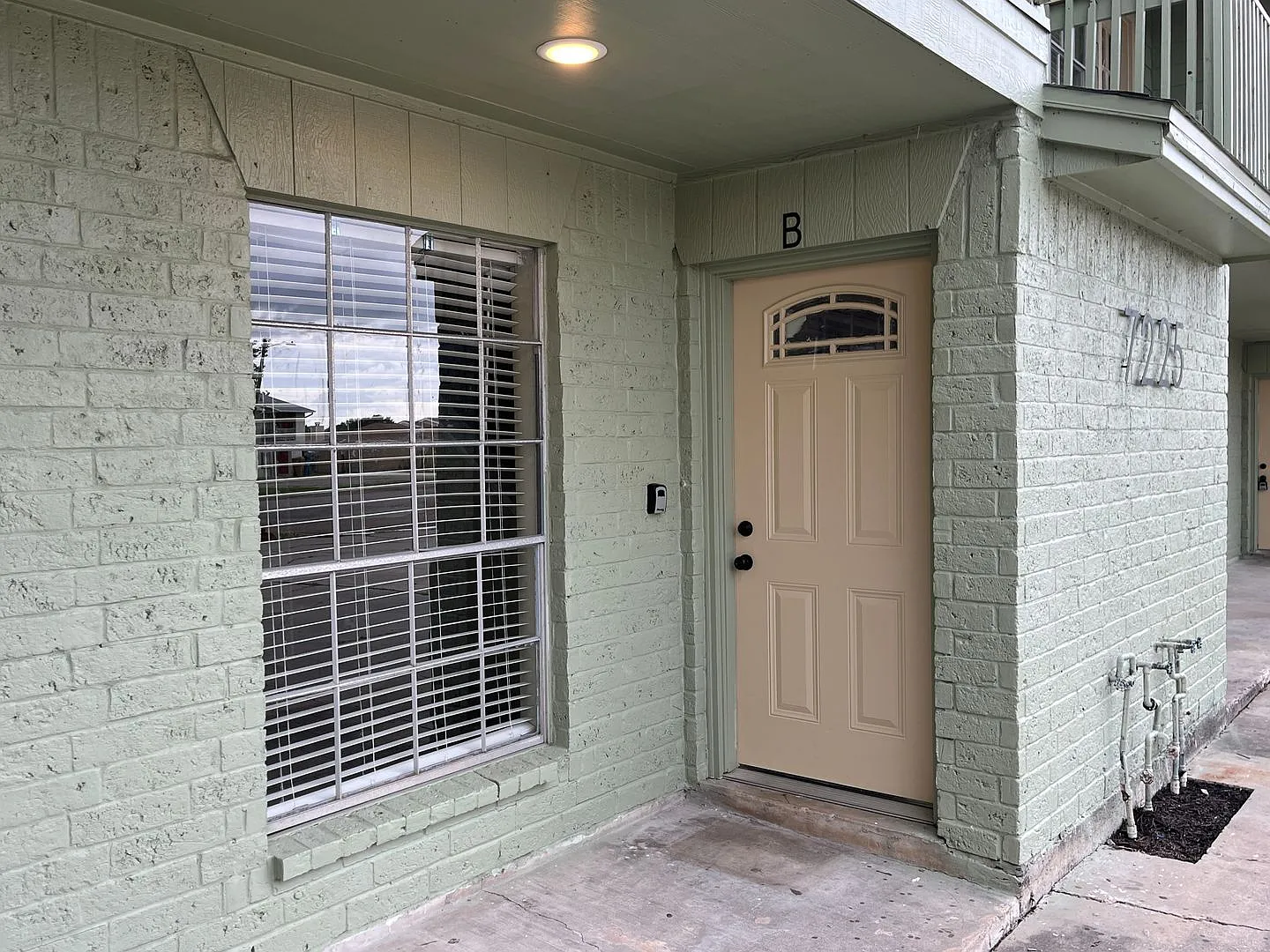 Southside Townhome — Photo 2