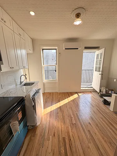 66-42 Forest Ave #3R Photo 1