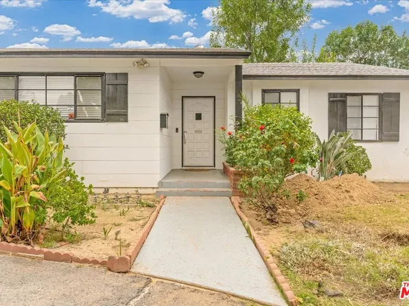 17402 Hart St, Van Nuys, CA 91406