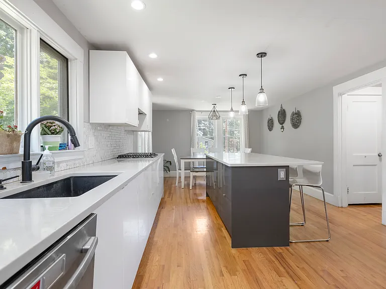 665 S Main St — Photo 5