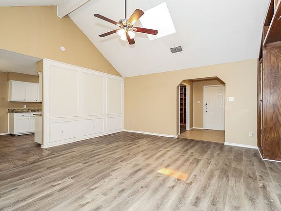 4th image of 4900 Barberry Dr