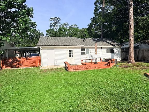 2nd image of 320 Forest Loop