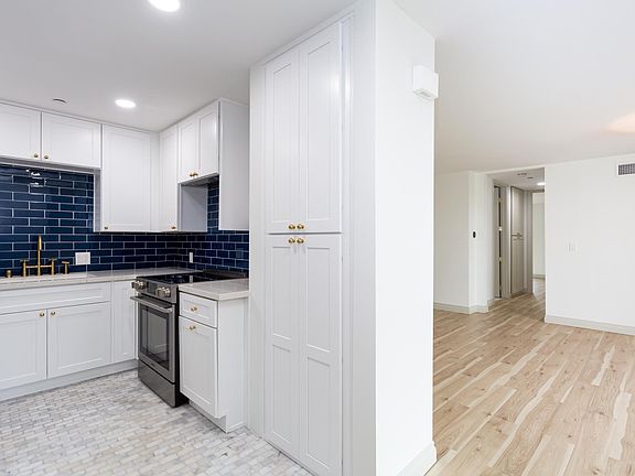 3rd image of 4082 Albatross St APT 11