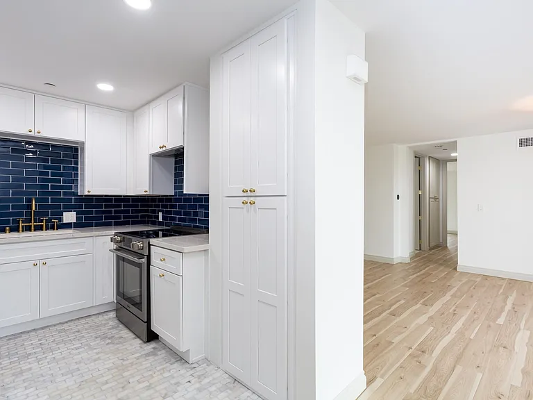 4082 Albatross St #11 — Photo 3