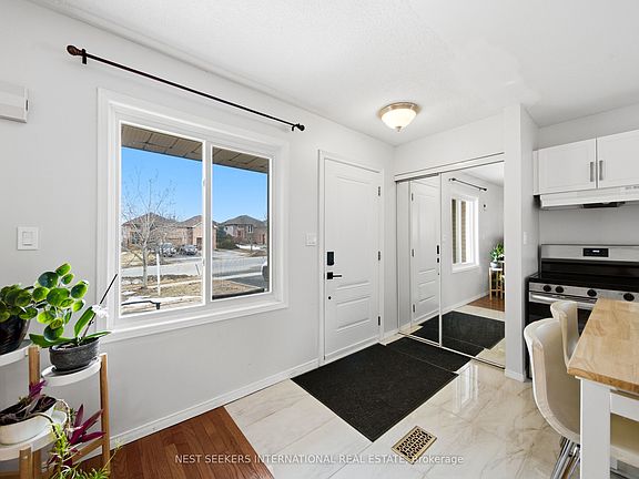 2nd image of 27 Athabaska Rd