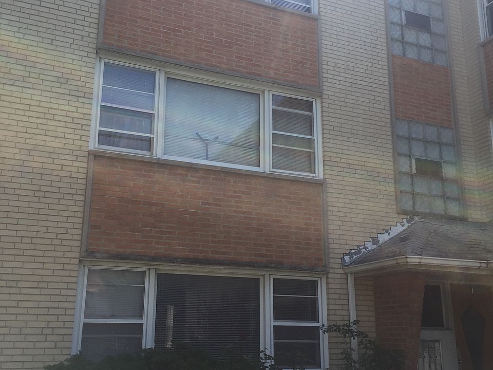 1st image of 5005 W Diversey Ave APT 1