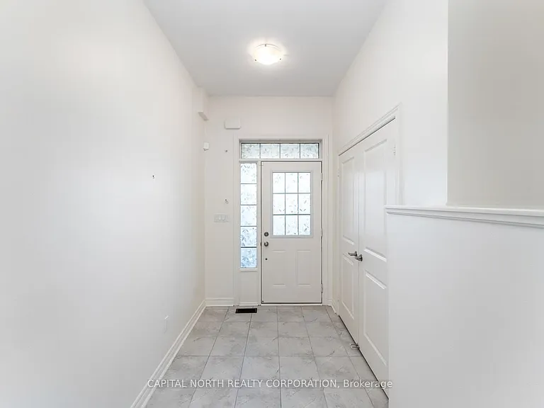 84 Fortis Cres — Photo 4