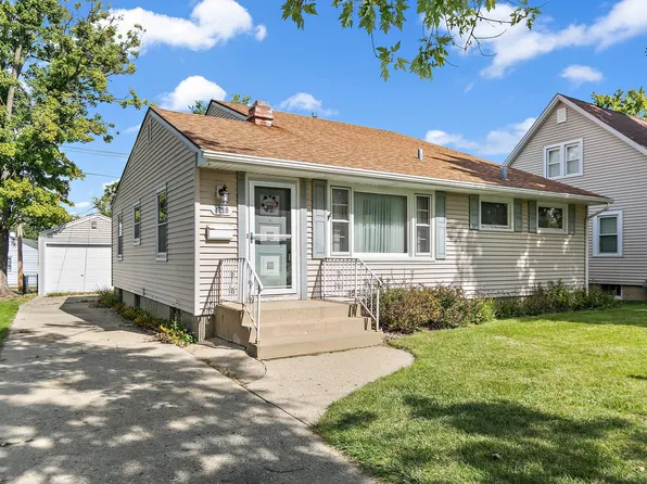 1218 W Highland Ave, Elgin, IL 60123