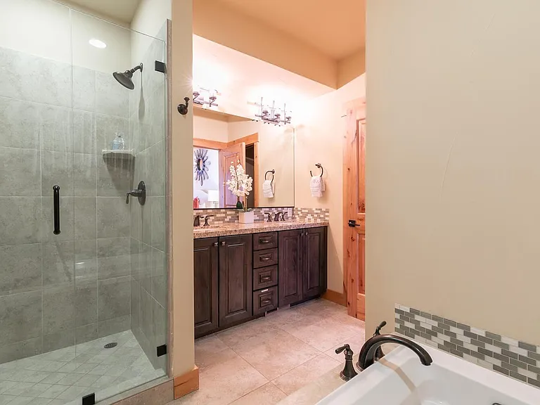 10108 Sagebrush Ct — Photo 13